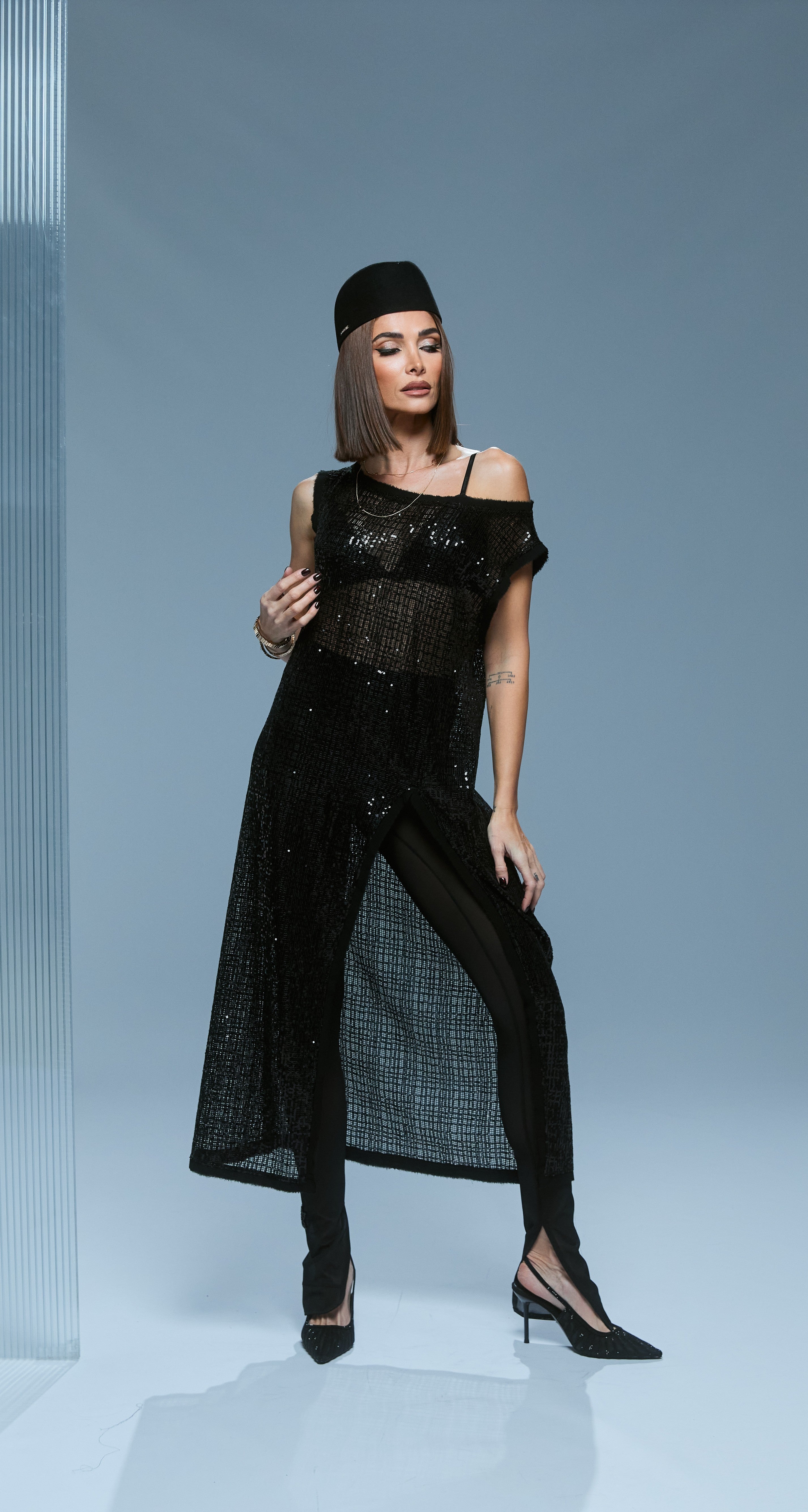 ROCHIE TRANSPARENTĂ DIN PAIETE NEGRE METAFOR/A 01.8