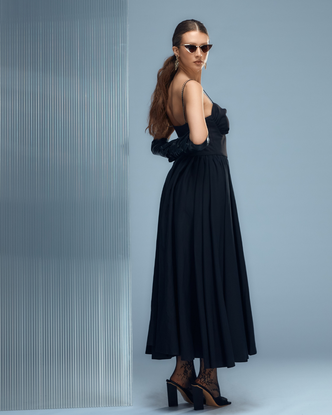 ROCHIE NEAGRĂ CU BANDĂ PAIETE UMBR/A 01.7
